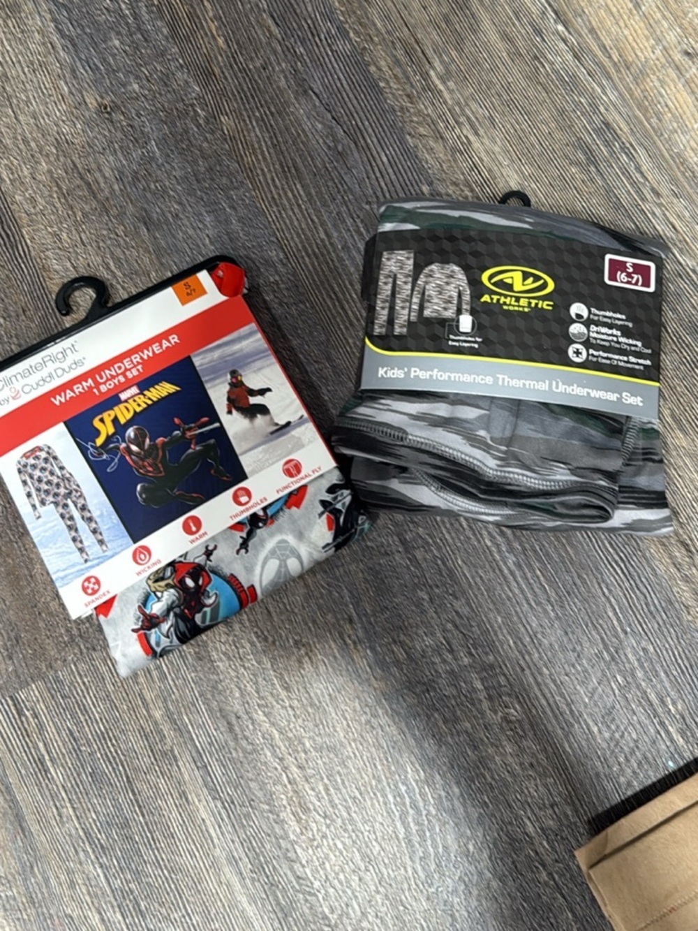 2 Spider-Man and athletic works warm underwear set for kids